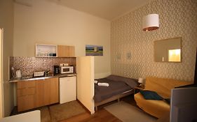 Home Apartment Near Blaha Lujza Square